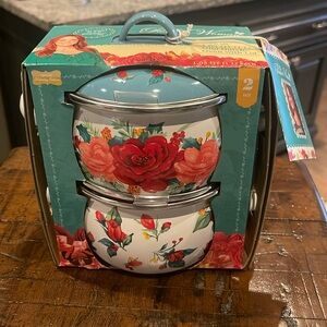 The Pioneer Women Cheerful Rose 1 Quart Mini Dutch Ovens with Lids